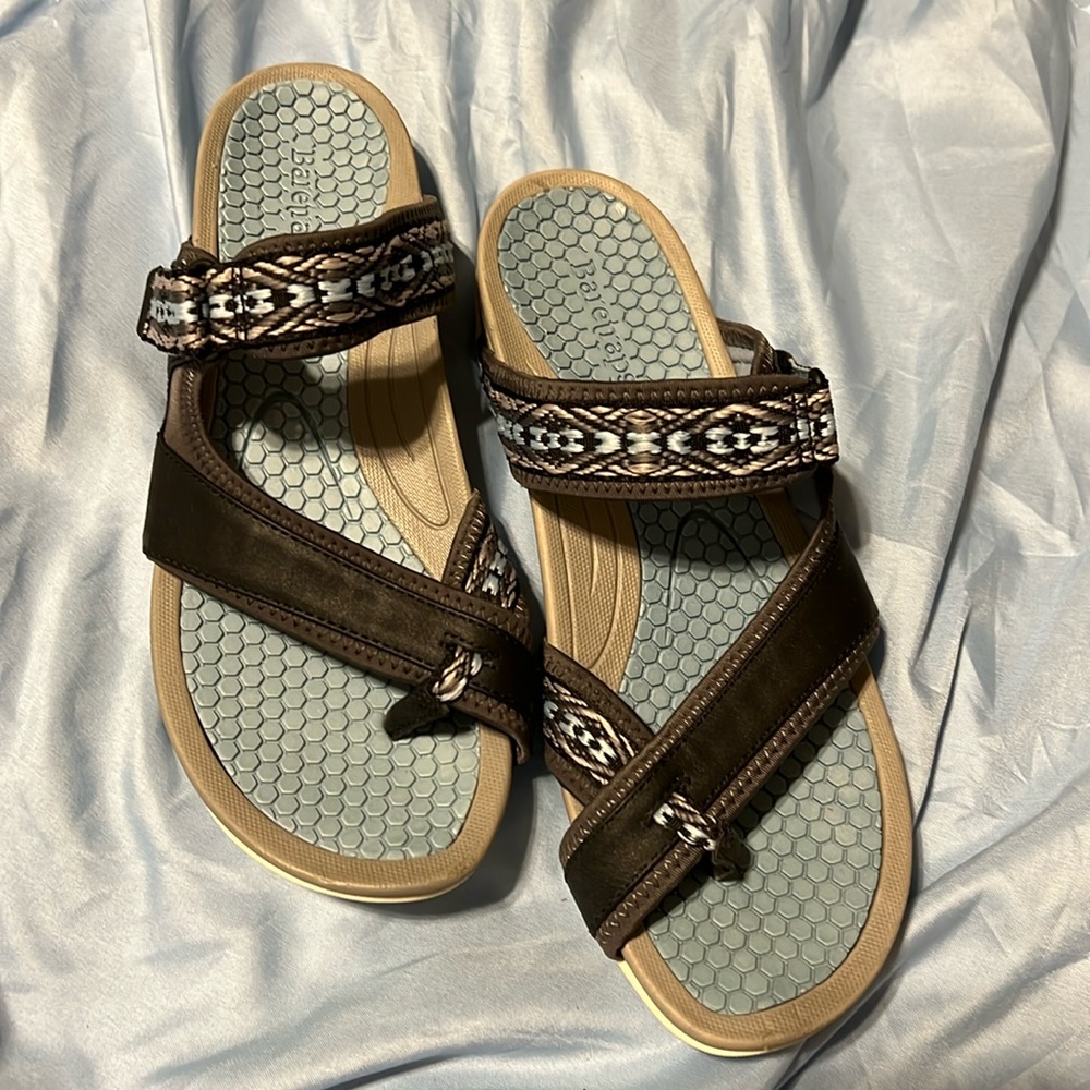 BareTraps DESERAE Women's Sandals Navy Blue